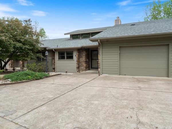 12 Wedgewood Drive , Holiday Island, AR 72631