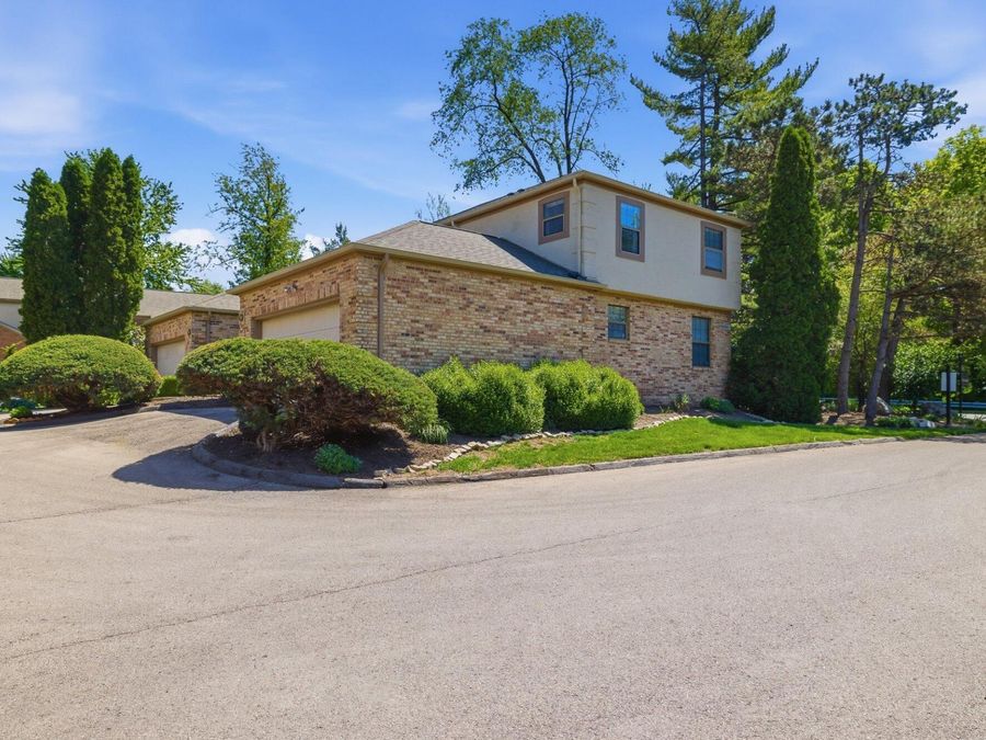 5800 Wendcliff Drive , Unit 5800B, Columbus, OH 43231 Photo 1