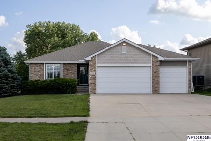 7721 Glynoaks Drive, Lincoln, NE 68516