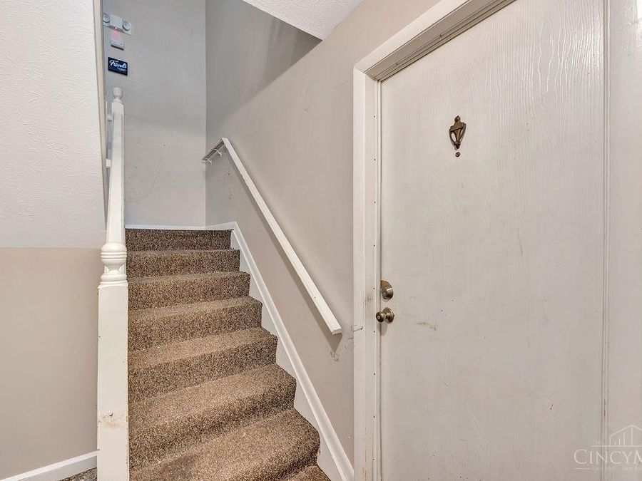 1937 Chaucer Drive, Unit B, Sycamore Township, OH 45237 Photo 3