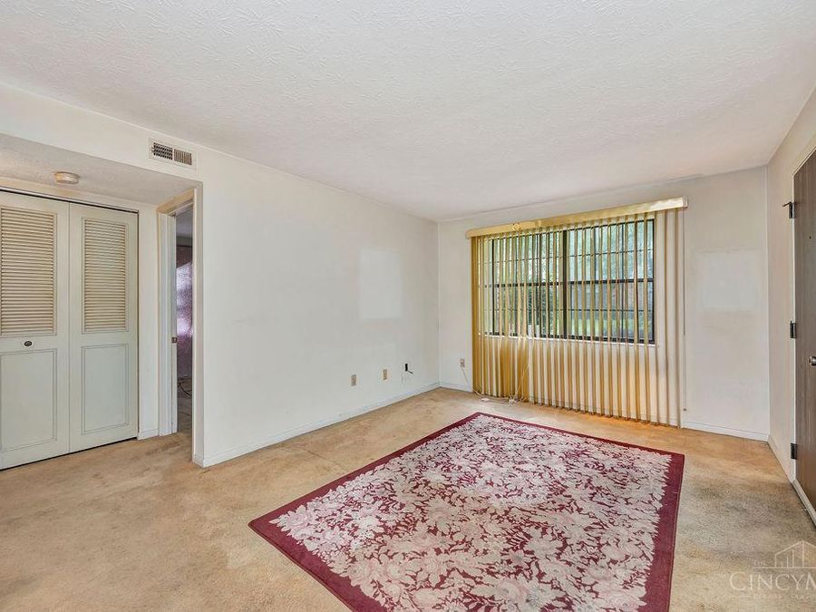 1937 Chaucer Drive, Unit B, Sycamore Township, OH 45237 Photo 4