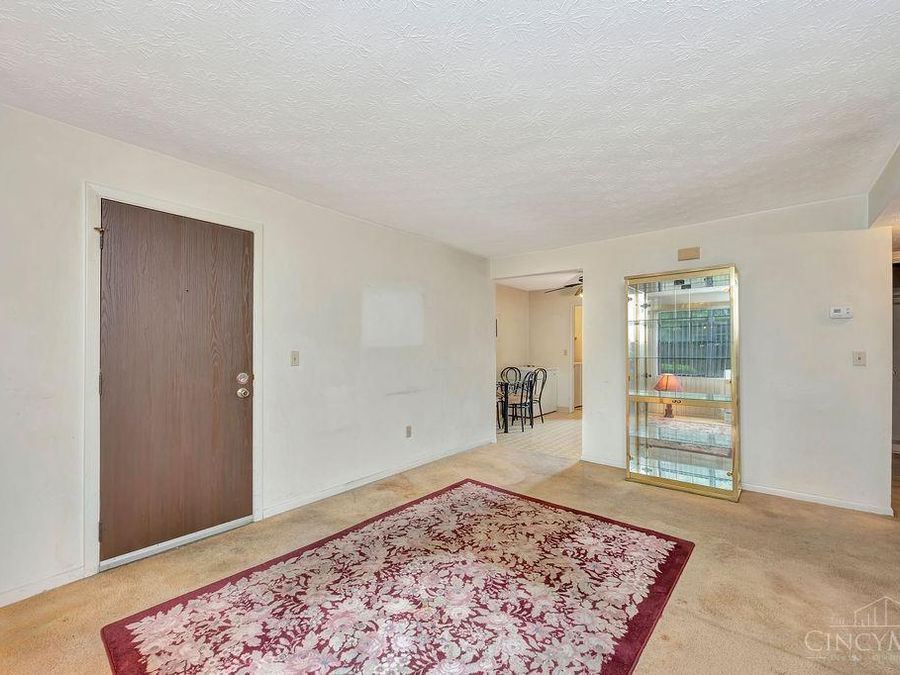 1937 Chaucer Drive, Unit B, Sycamore Township, OH 45237 Photo 5