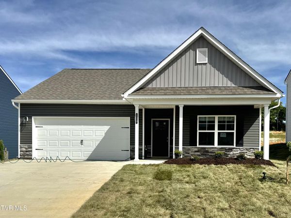210 Artist Avenue, Johnson City, TN 37615