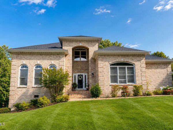 205 Woodbriar Drive, Johnson City, TN 37604