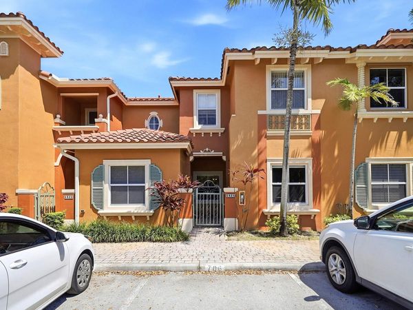 5825 Siena Lane , Hollywood, FL 33021