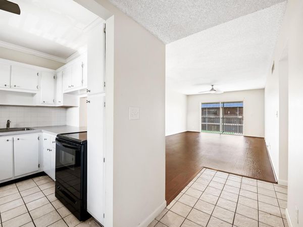 2980 Riverside Drive, Unit 324-3, Coral Springs, FL 33065