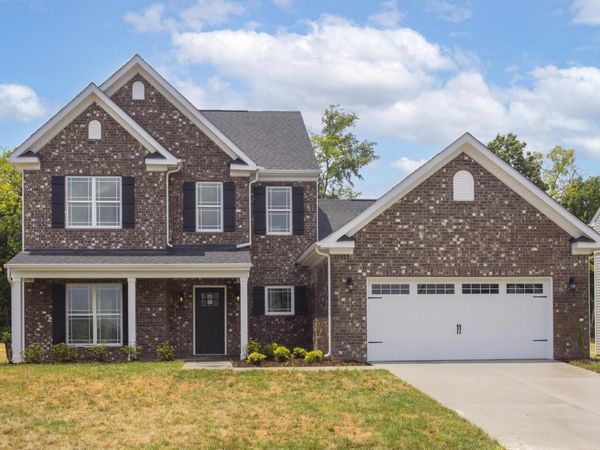 5021 Salient Dr , Spring Hill, TN 37174