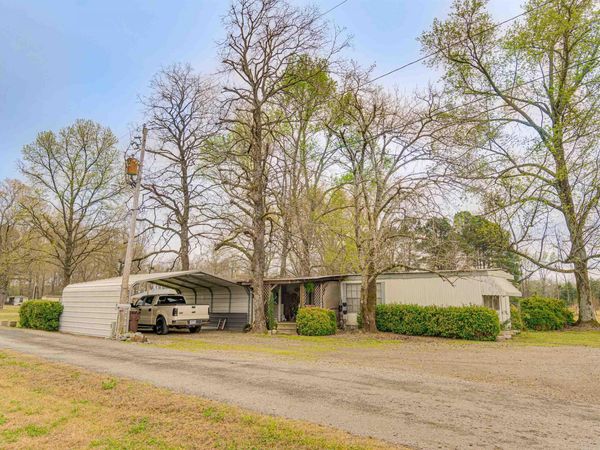 24 Barker Rd , Morrilton, AR 72110