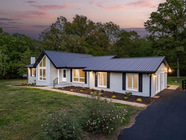 26 Oakwood Ave , Summertown, TN 38483