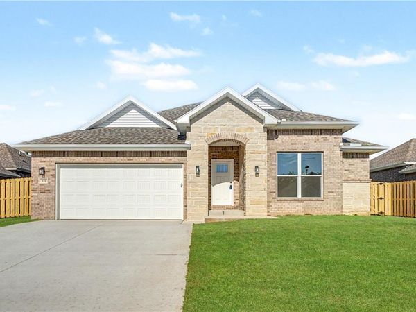 221 Kristen Lane , Centerton, AR 72719
