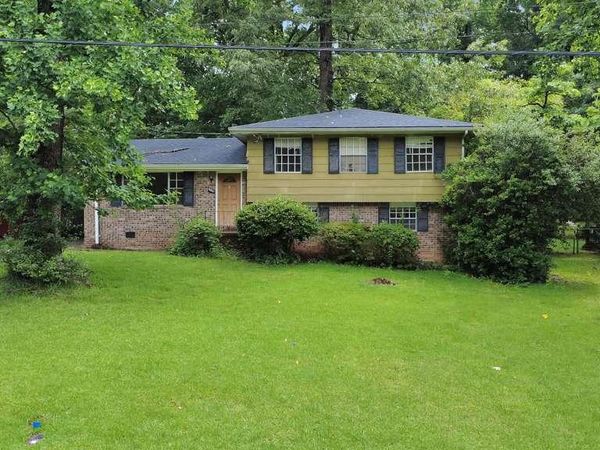 1115 De Leon Court, Clarkston, GA 30021