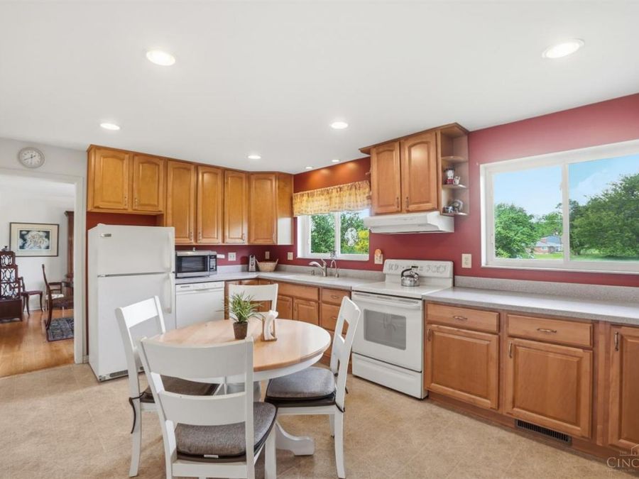3100 E Galbraith Road, Amberley, OH 45236 Photo 14