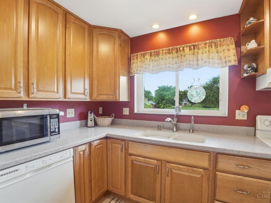 3100 E Galbraith Road, Amberley, OH 45236 Photo 15