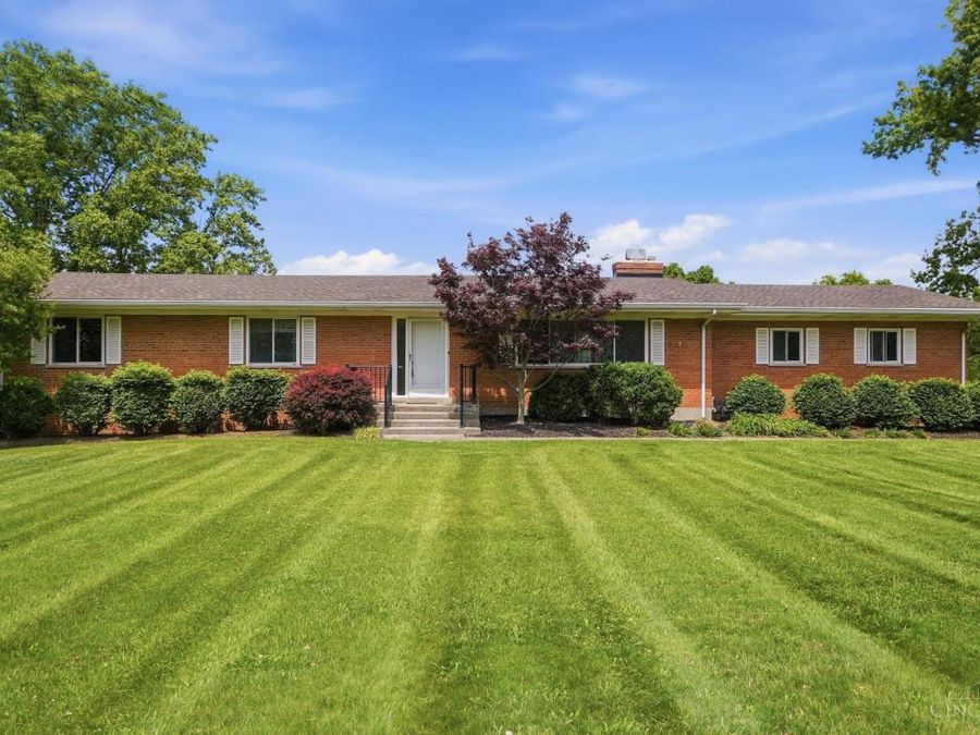 3100 E Galbraith Road, Amberley, OH 45236 Photo 2