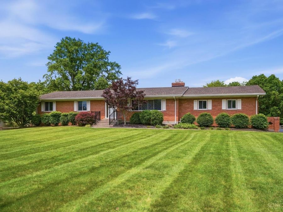 3100 E Galbraith Road, Amberley, OH 45236 Photo 3