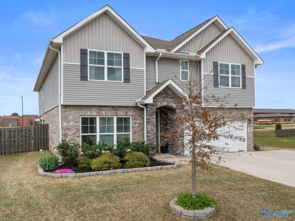 88 Sage Oak Drive, Decatur, AL 35603