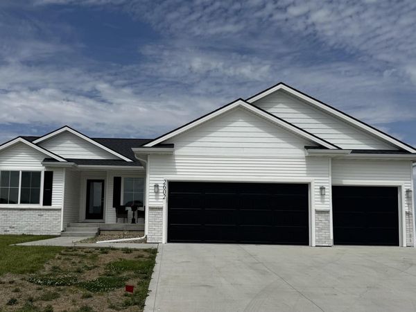 2602 Knollway Drive, Marshalltown, IA 50158