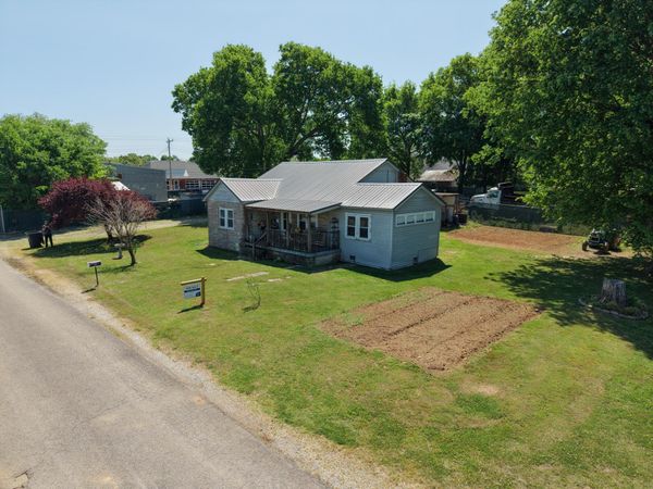 404 McMurtrey St , Saint Joseph, TN 38481