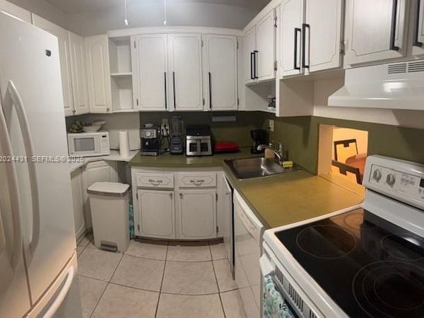8260 SW 24th St , North Lauderdale, FL 33068