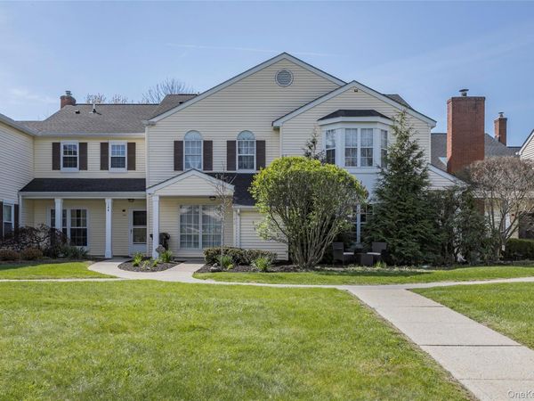 142 Villagegreen Court , Warwick, NY 10990