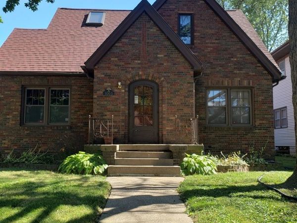 1003 W 17th Street , Davenport, IA 52804