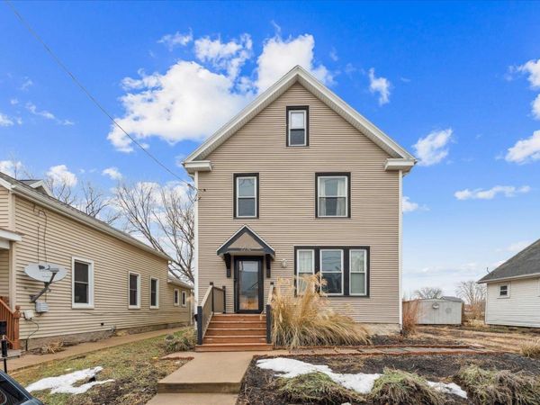 2250 Washington Street, Dubuque, IA 52001