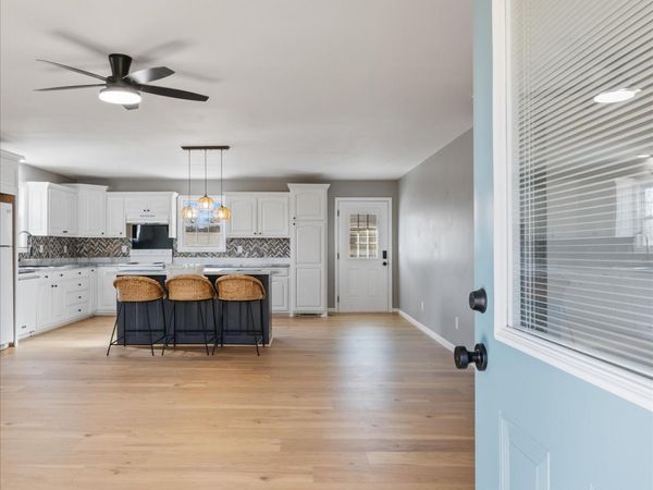 245 S Mill St , Linden, TN 37096