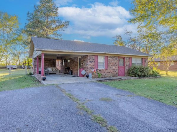 285 PEGGY LN , Atwood, TN 38220