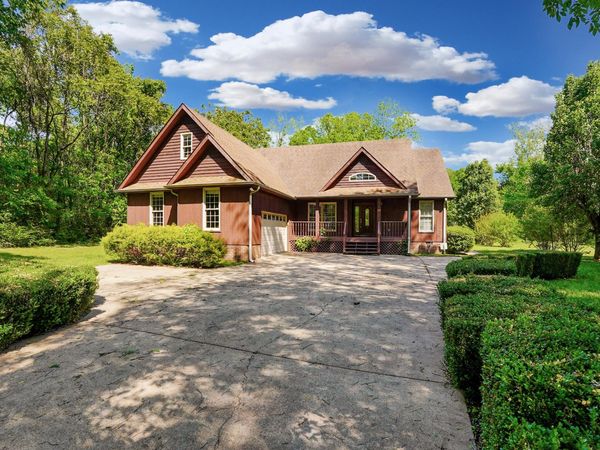 31 White Oak Road , Stewart, TN 37175