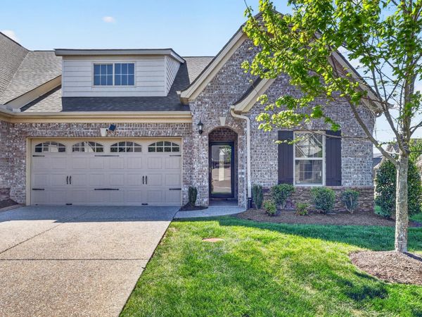 1386 Whispering Oaks Dr , Lebanon, TN 37090
