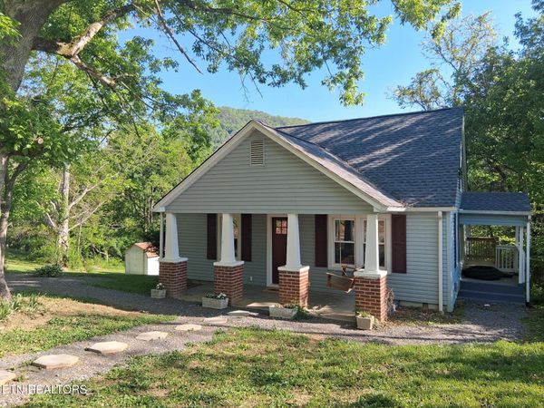 208 Mountain Rd, Luttrell, TN 37779