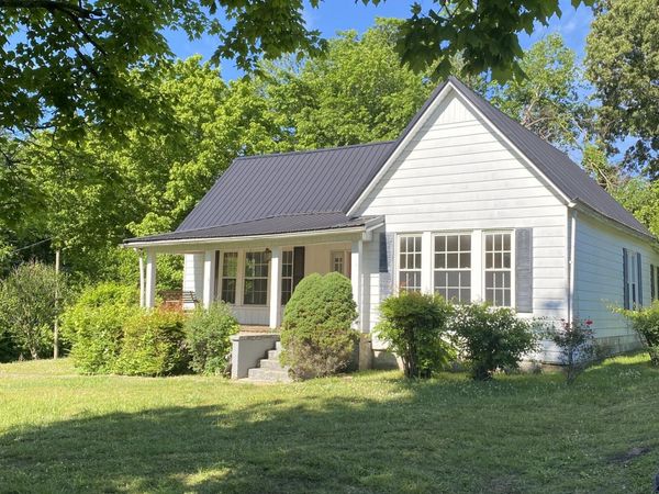 400 Waterloo St , Lawrenceburg, TN 38464