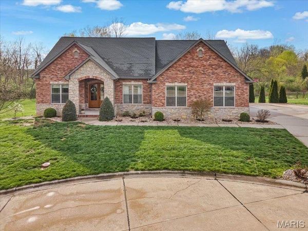 219 Wyndridge Court , Belleville, IL 62220
