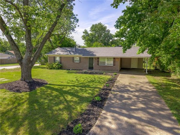 2101 Sycamore Place , Springdale, AR 72762
