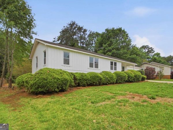 6867 LAURELWOOD Drive, Douglasville, GA 30135