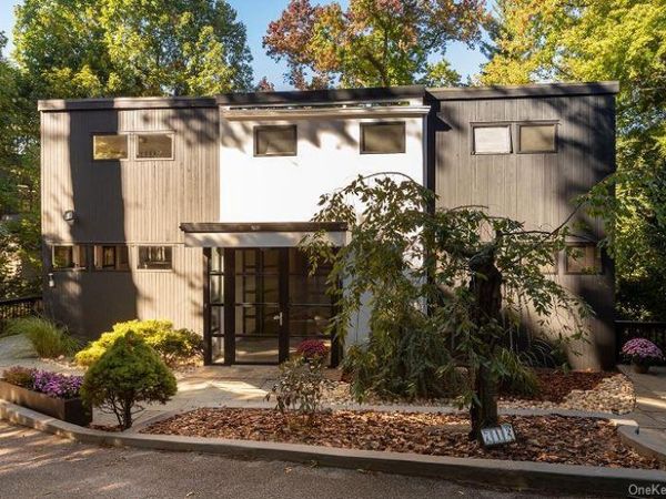 712 Ladd Road , Bronx, NY 10471