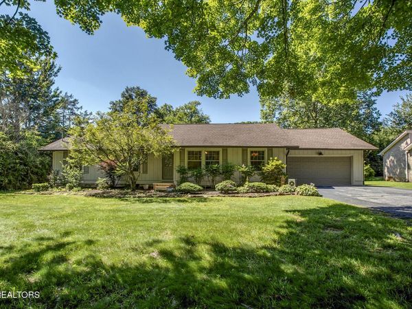 11725 Autumn Leaves Lane, Knoxville, TN 37934