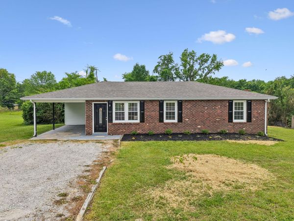 1306 Allen Rd , Burns, TN 37029