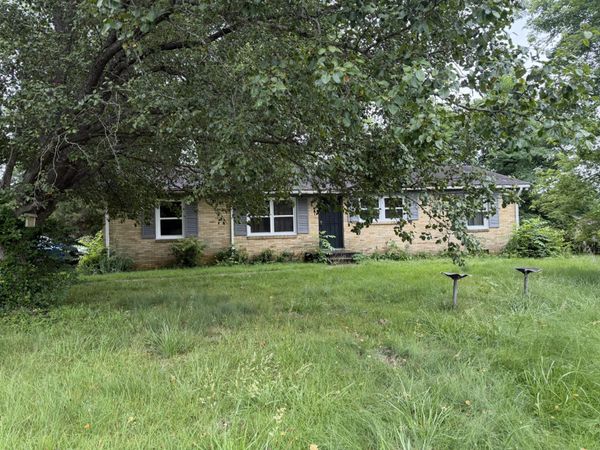 201 Ambrose Dr , Clarksville, TN 37042