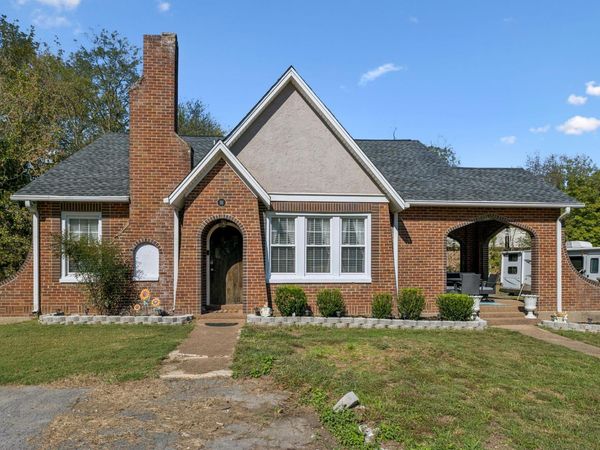 111 Oak Grove Rd , Red Boiling Springs, TN 37150