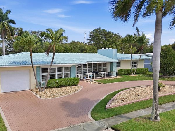 707 N Northlake Drive , Hollywood, FL 33019