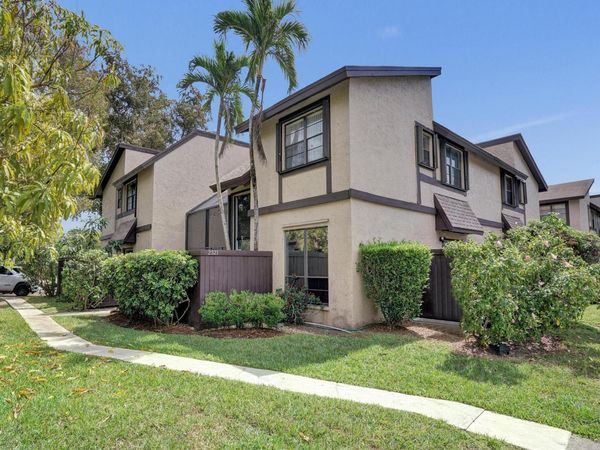 2321 Bayberry Drive , Pembroke Pines, FL 33024