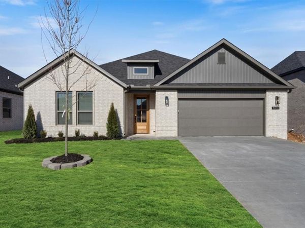 6910 SW High Meadow Boulevard , Bentonville, AR 72713