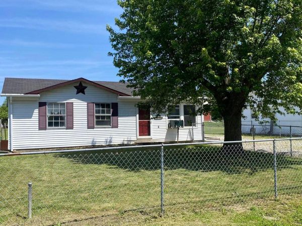 112 E School Street , New Holland, OH 43145