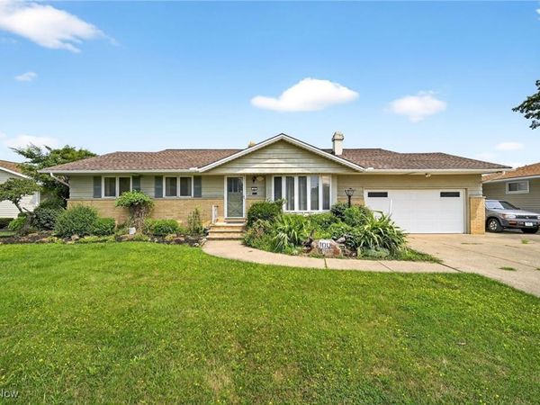 100 E Decker Drive , Seven Hills, OH 44131