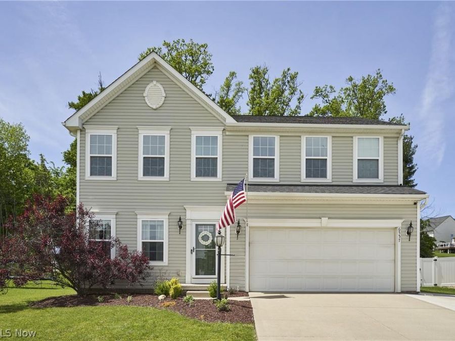 6557 Pine Bluff Avenue NE, Canton, OH 44721 Photo 1