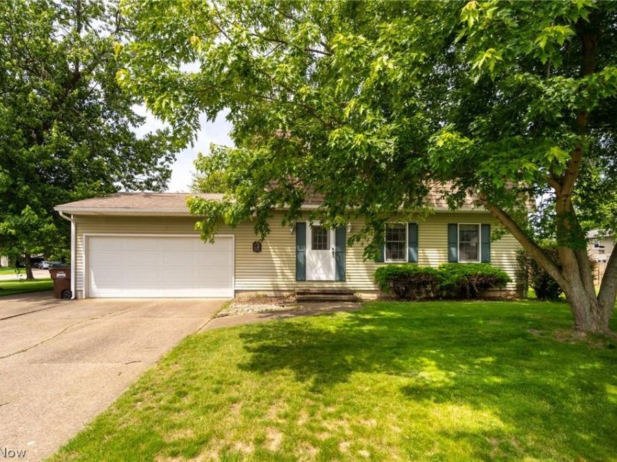 6908 Hidden Valley Drive , Amherst, OH 44001 Photo 1