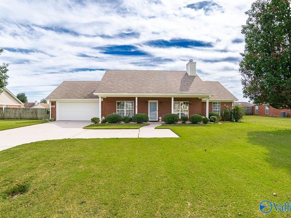 722 Elkwood Section Road, Hazel Green, AL 35750