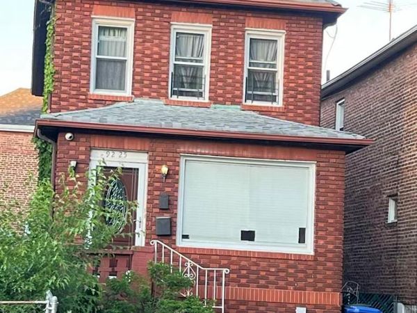 92-25 Gettysburg Street , Bellerose, NY 11426