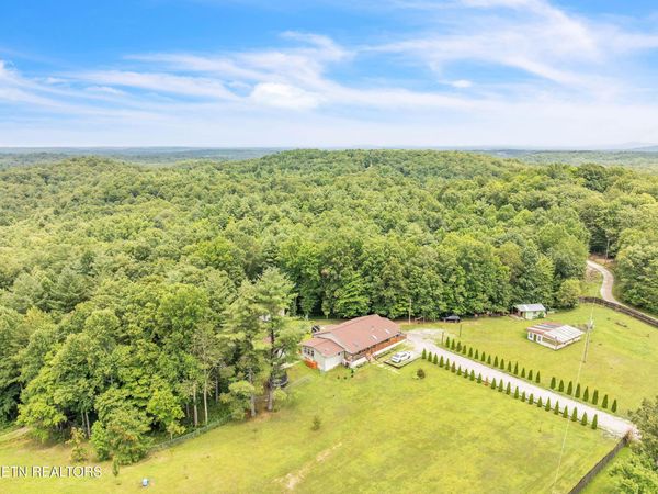 351 Zac Rd, Sunbright, TN 37872